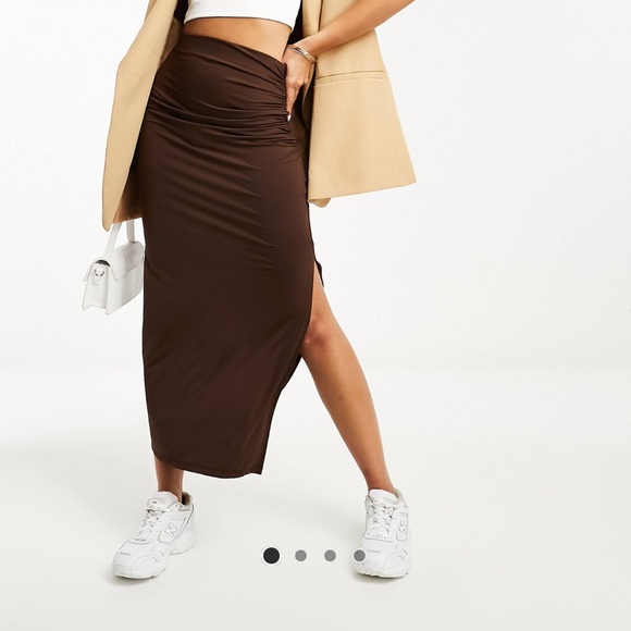 Stradivarius maxi skirt with side split - Picture 4 of 4